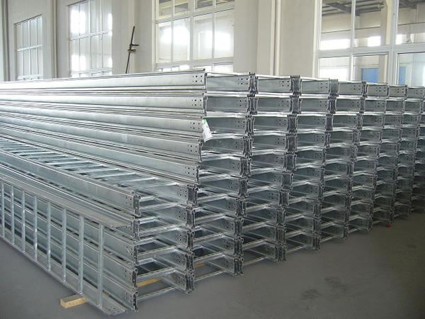大跨距梯形电缆桥架 Large span trapezoidal cable tray